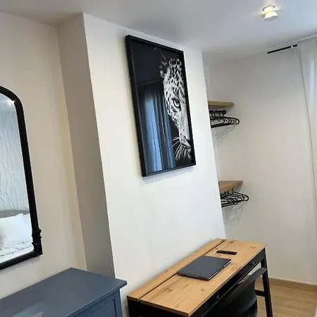 Studio Concu Comme D'hotel Apartment *